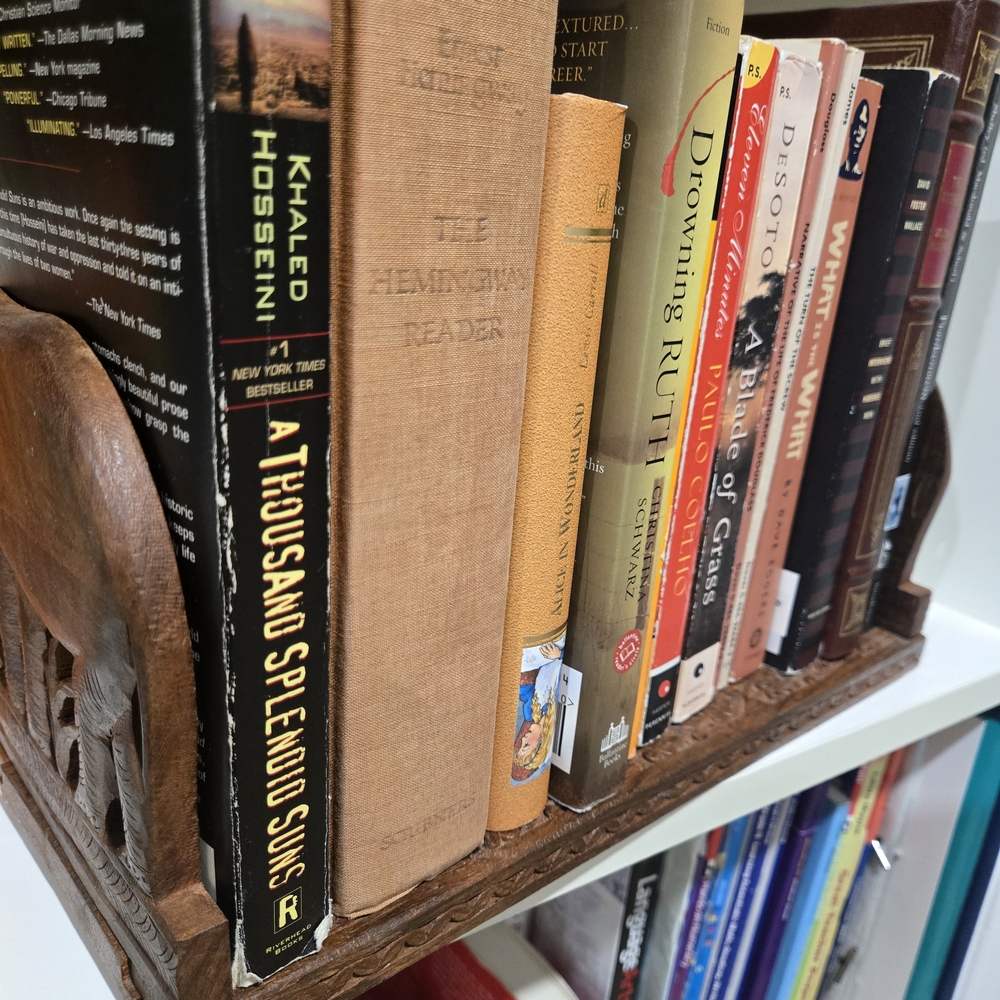 🪵 Hand-Carved Expandable Wooden Bookshelf with Elephant Design